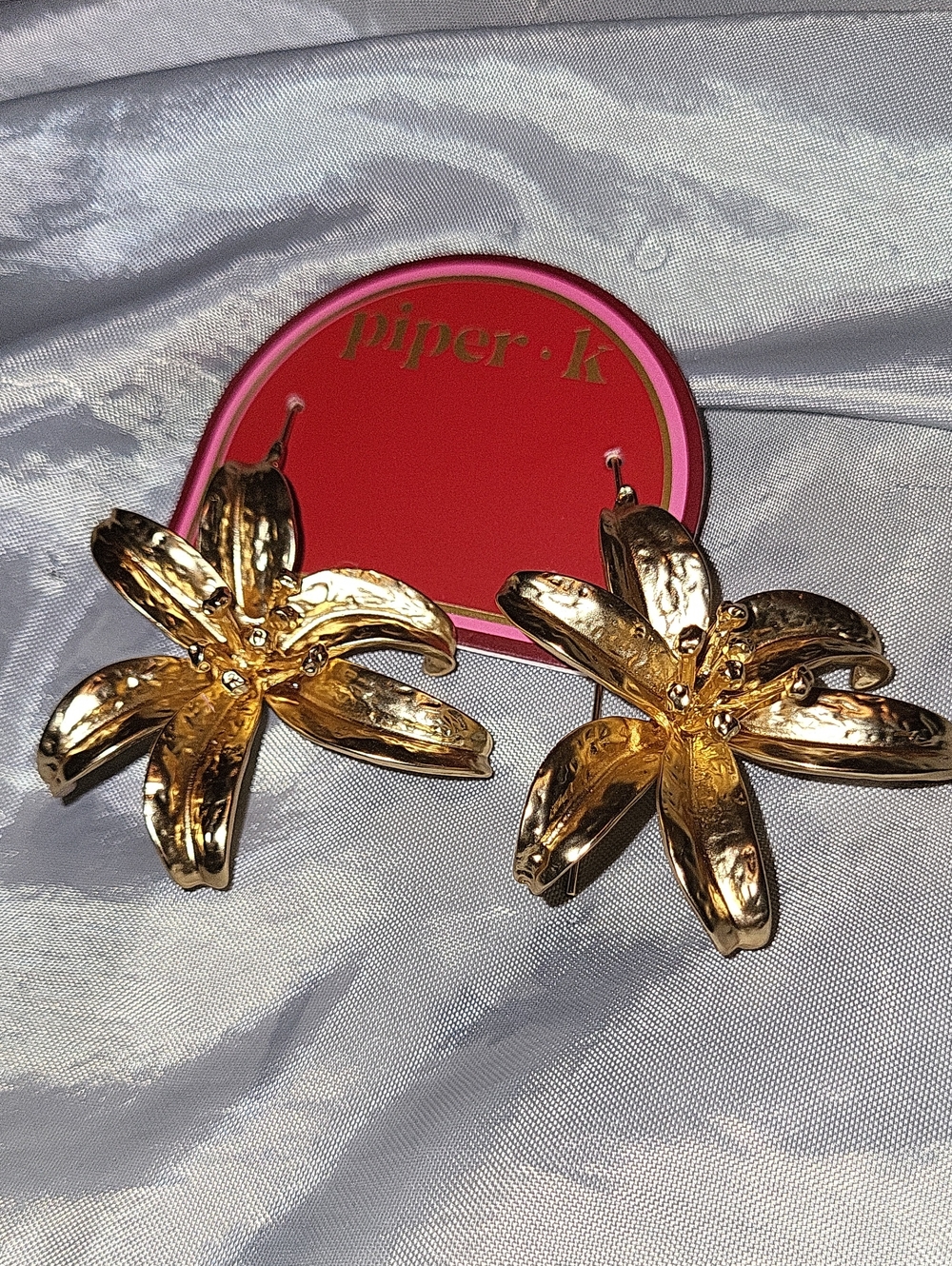 Piper K Shiny LILY Gold Floral Earrings BRAND NEW TE